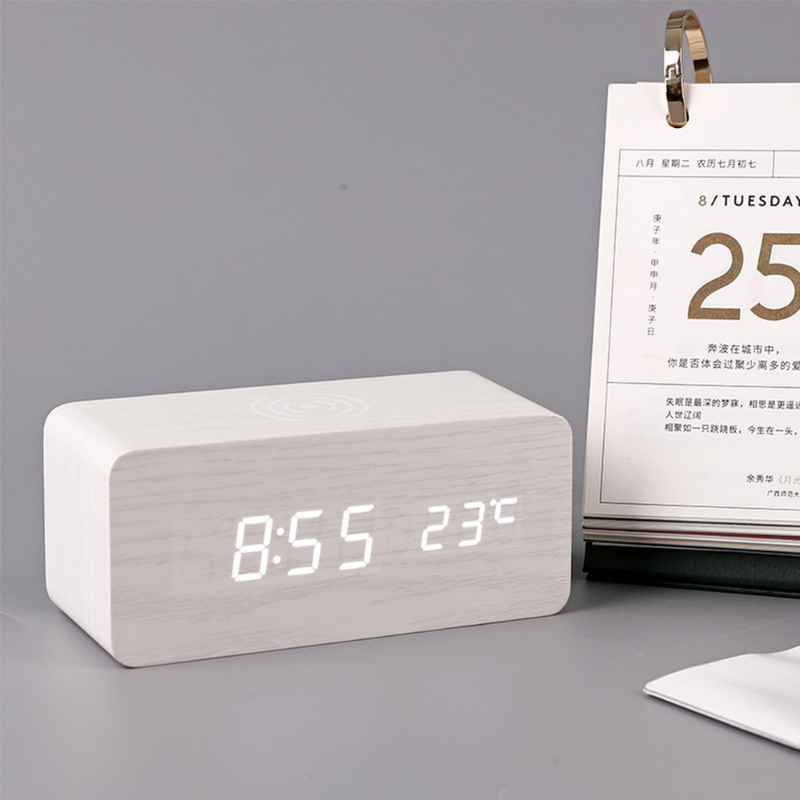온도계와 현대 디지털 알람 시계 무선 충전기 시계 목조 4 색 LED 캘린더 거실 책상 홈 장식